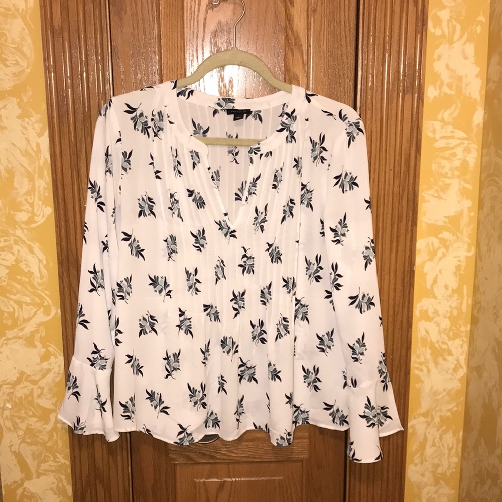 Ann Taylor blouse ***SHIPPING DISCOUNTED***